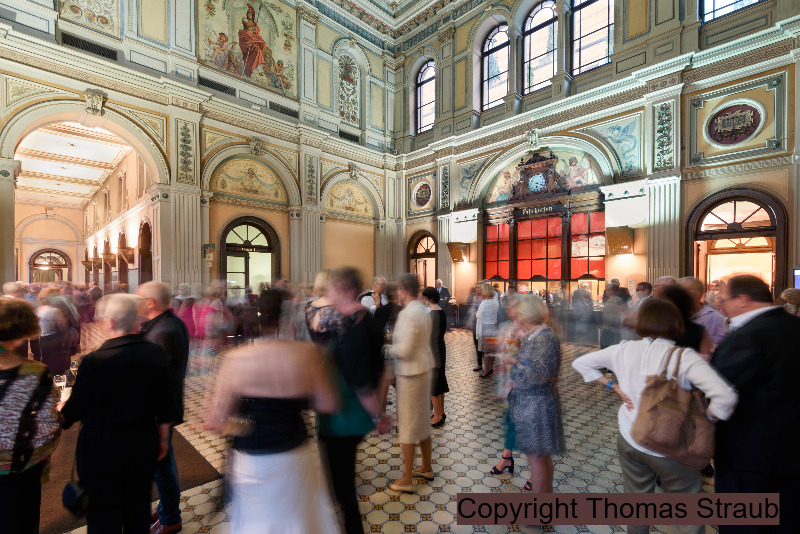 festspielhaus-baden-baden-schalterhalle